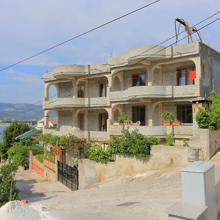 Apartment With A Parking Space Mastrinka, Ciovo - 18954 *